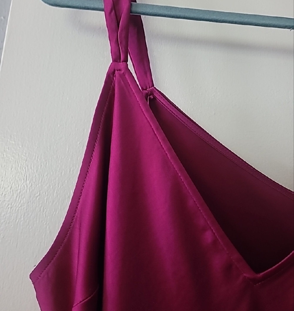 Express Satin V-Neck Cami Tank Top in Fuchsia - Picture 3 of 3